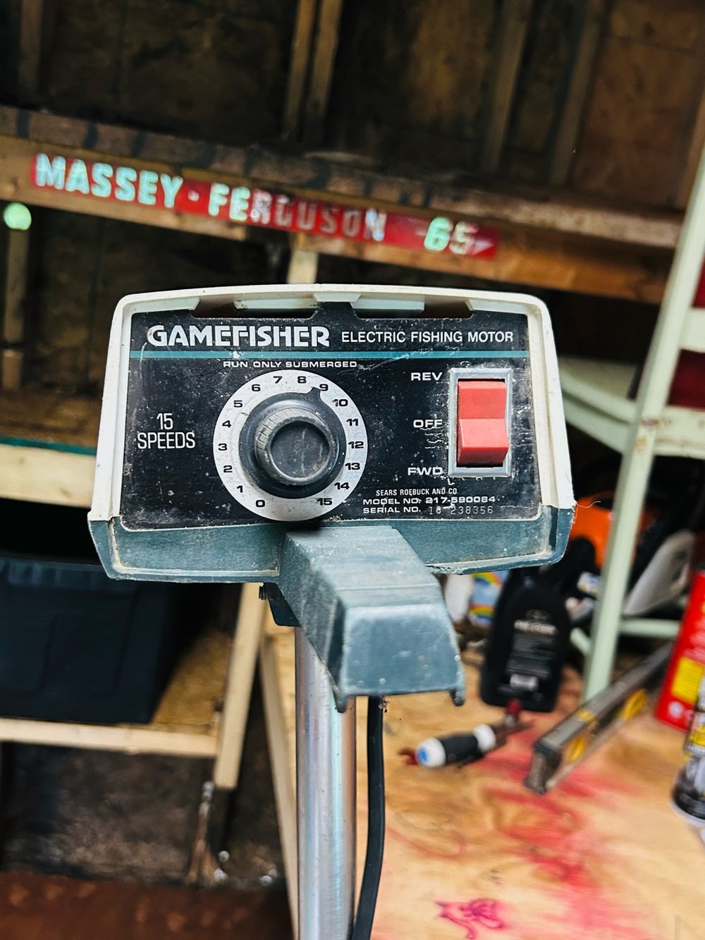 Fishing; OLD ELECTRIC BOAT MOTOR, the”GAME FISHER”, SEARS. 15 SPD! RUNS PERFECT!